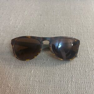 Native Tortoise Shell Sunglasses with Polarized lenses
